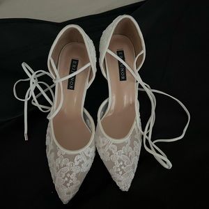 Bridal lace heels